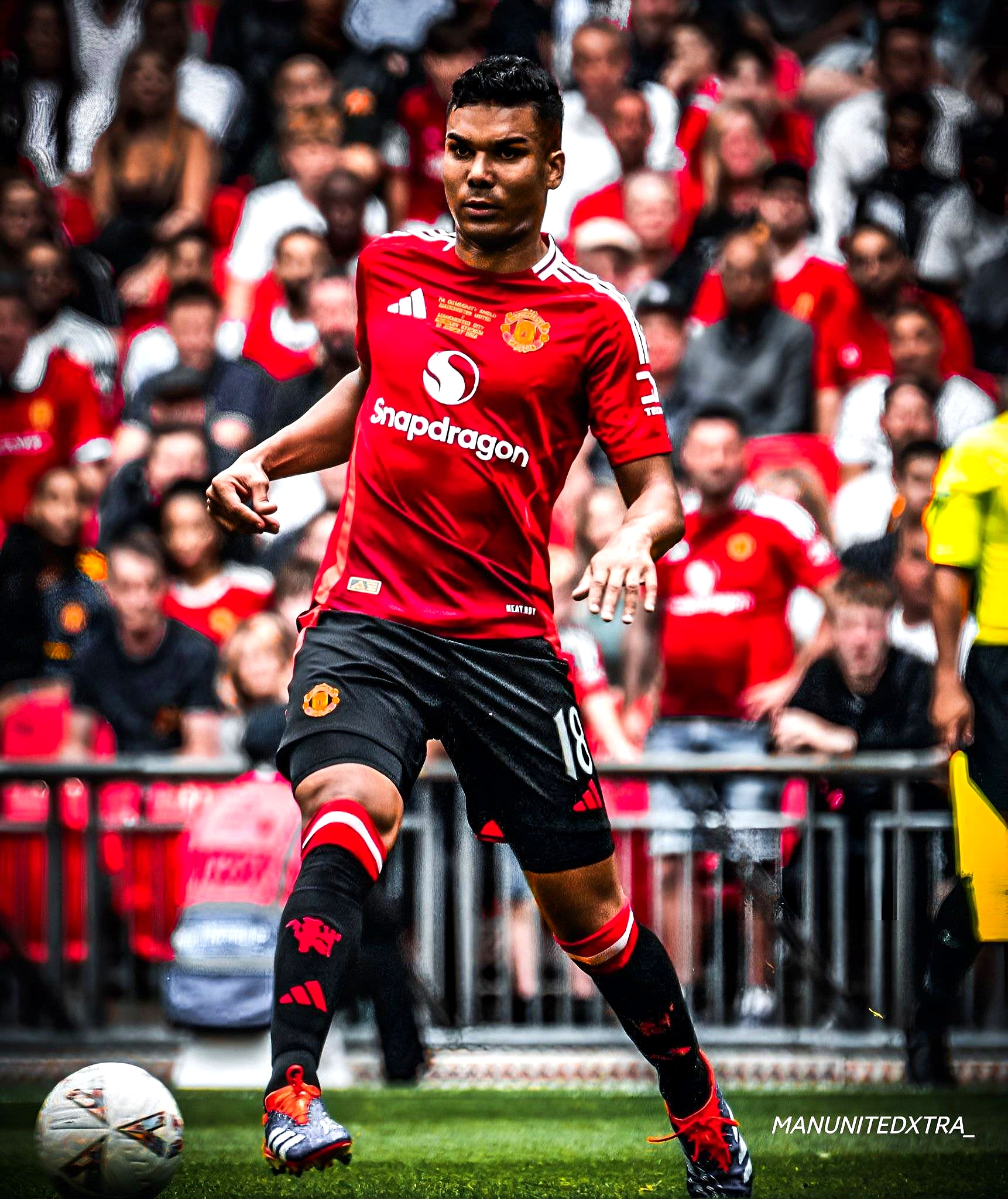 杏彩体育链接-曼联后卫因伤缺席关键欧冠比赛，球队备战受影响