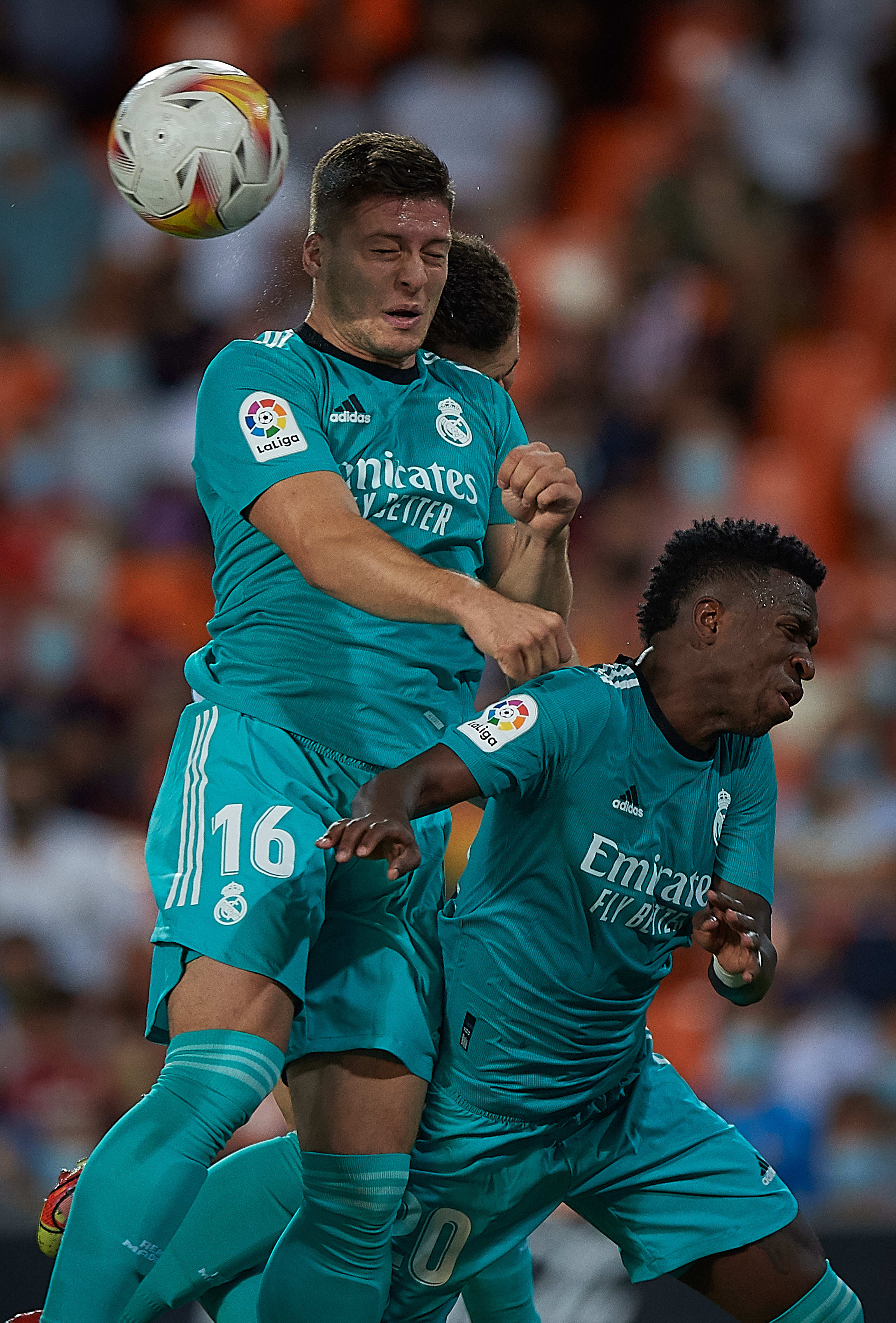 杏彩体育链接-克罗斯传射绝杀，皇家马德里主场战胜维戈塞尔塔