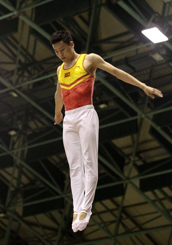 湖南海牙斗志昂扬，向对手发起冲击进球的简单介绍