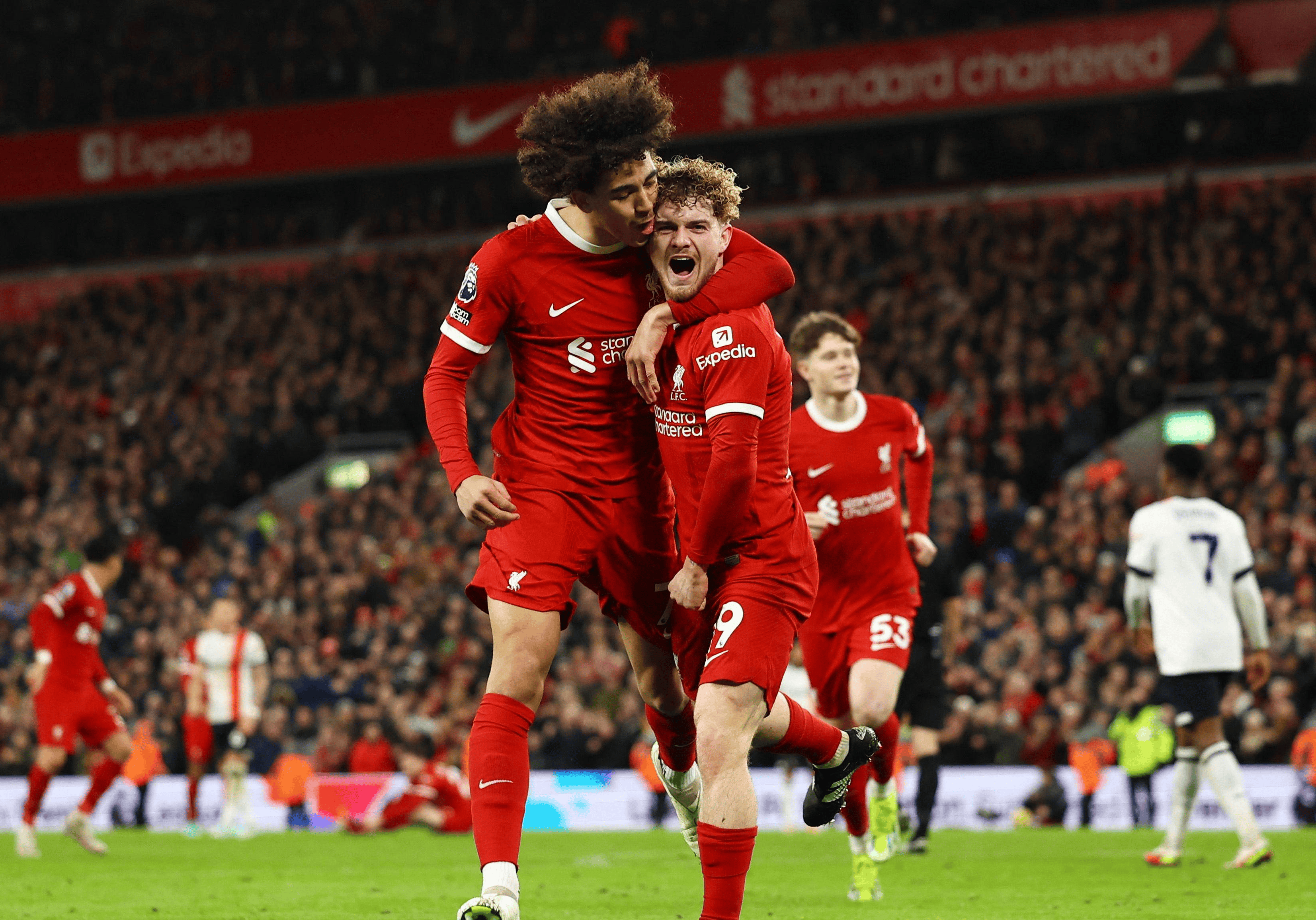 杏彩体育网页版入口-欧联杯再战半决赛，焦点对决备受期待