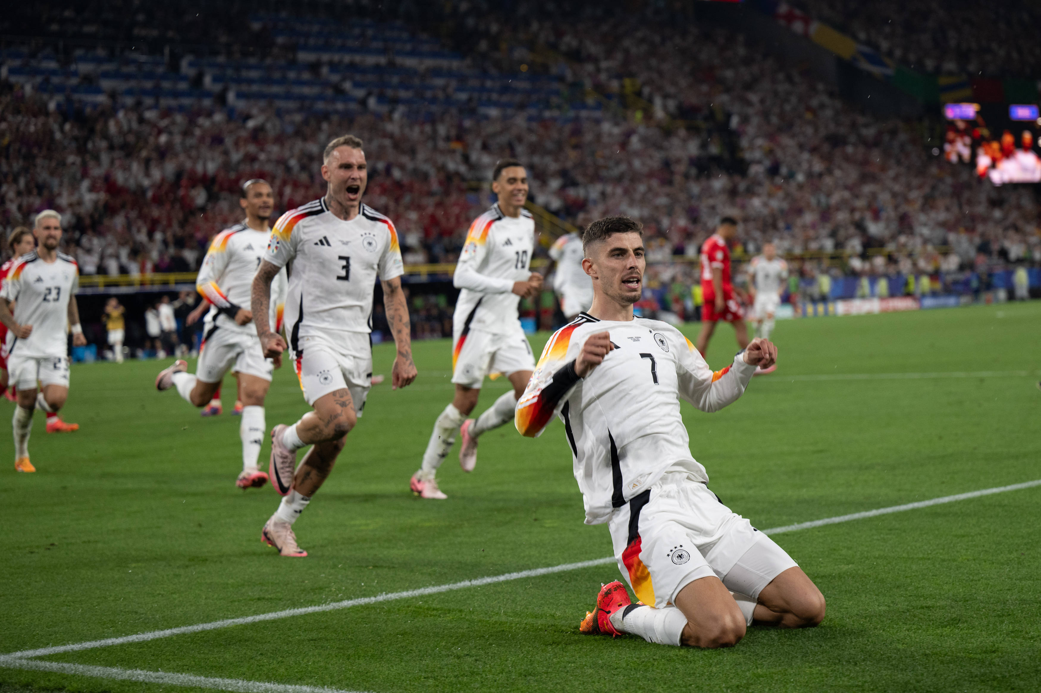 欧洲杯资格赛战局激烈，胜负难分