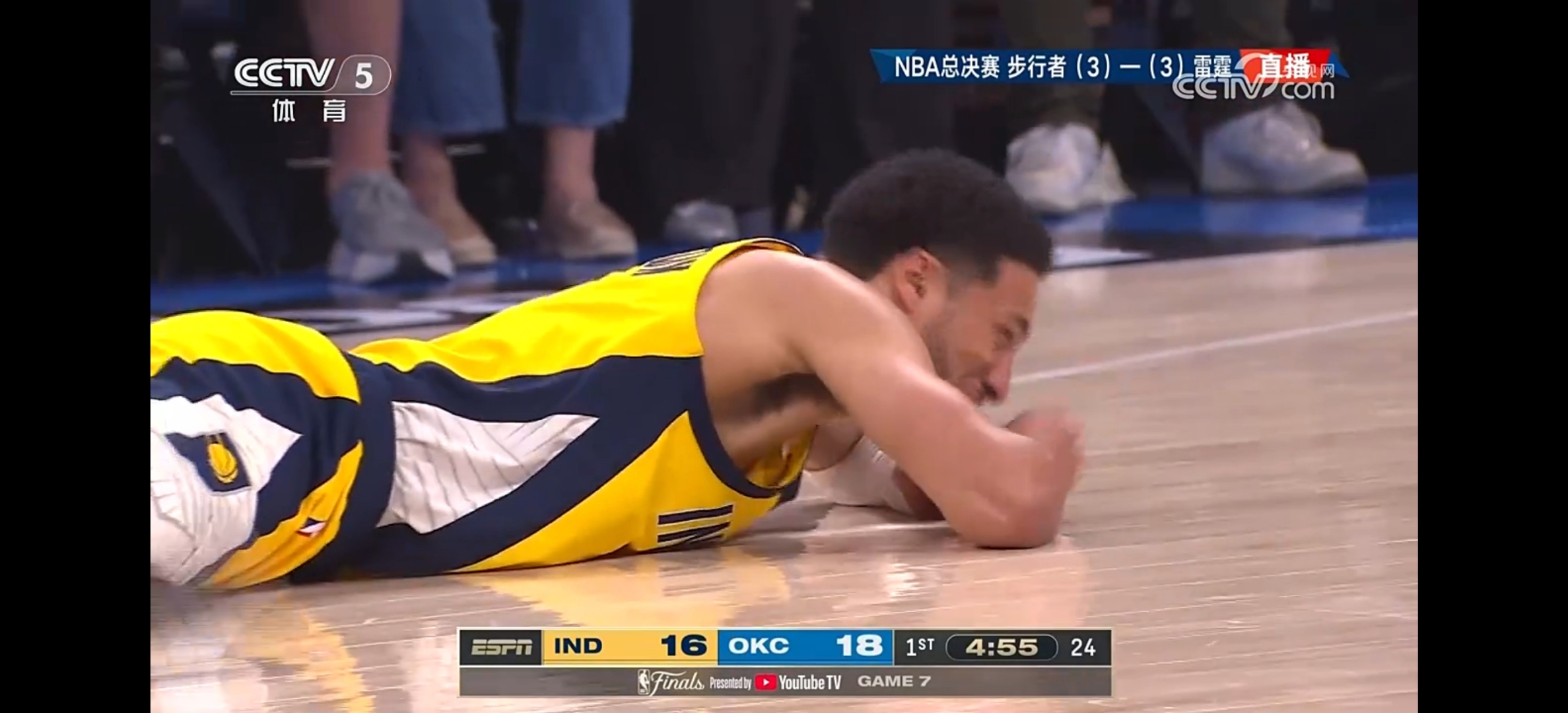 步行者球员受伤下场，影响球队战绩