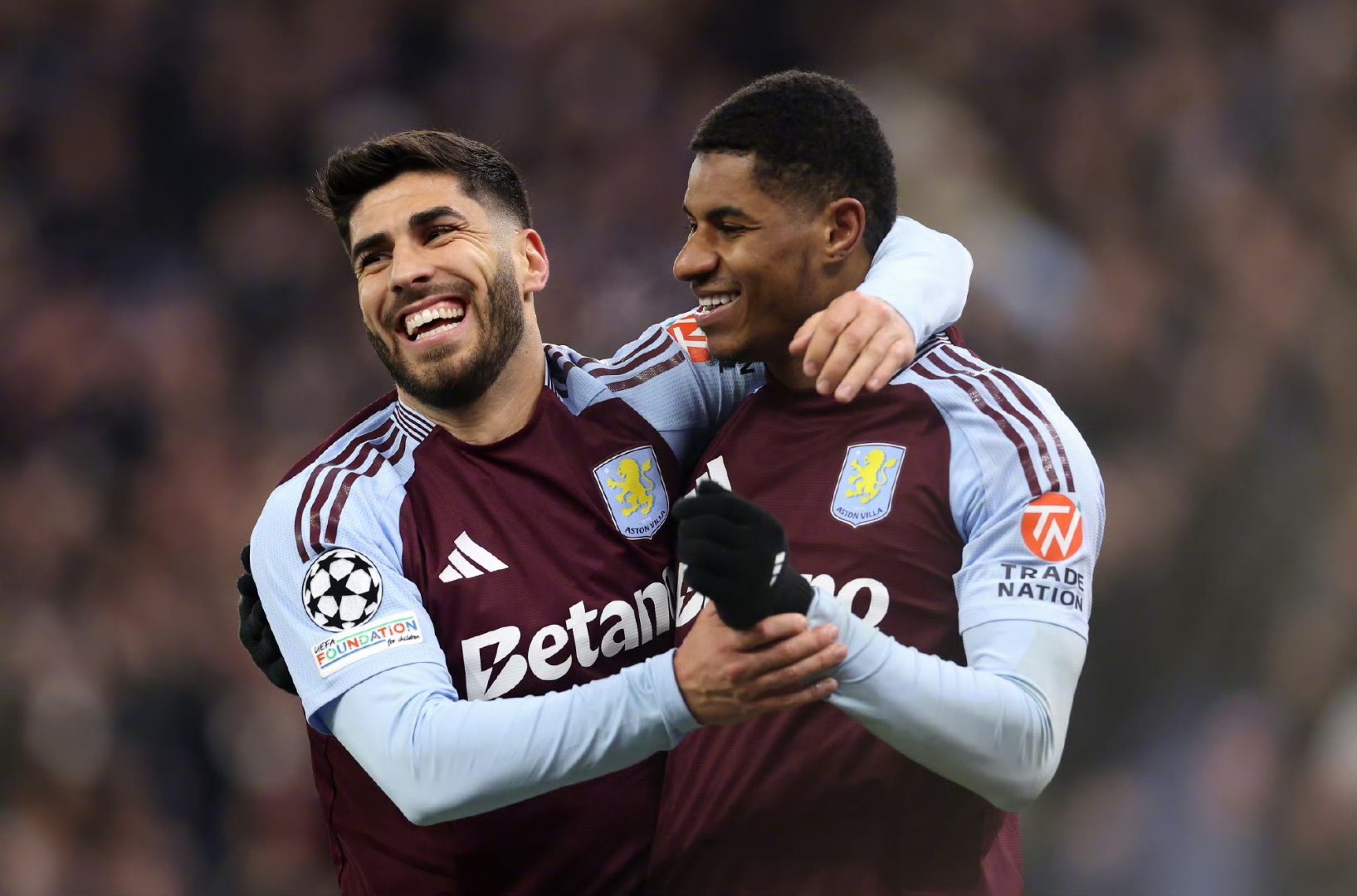 抓紧时机：球员利用机会斩获进球的简单介绍