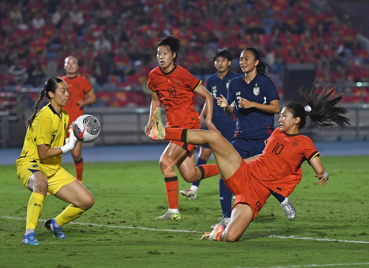 杏彩体育网页版-冠军争夺战：中国女足队与强敌激烈对决的简单介绍