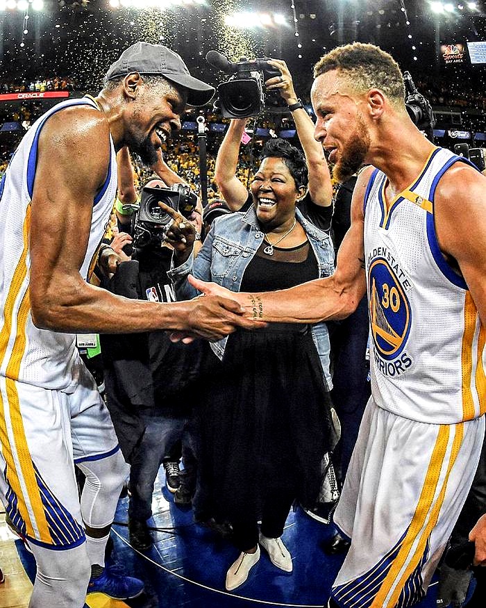 勇士主场大胜篮网，杜兰特砍下30分的简单介绍