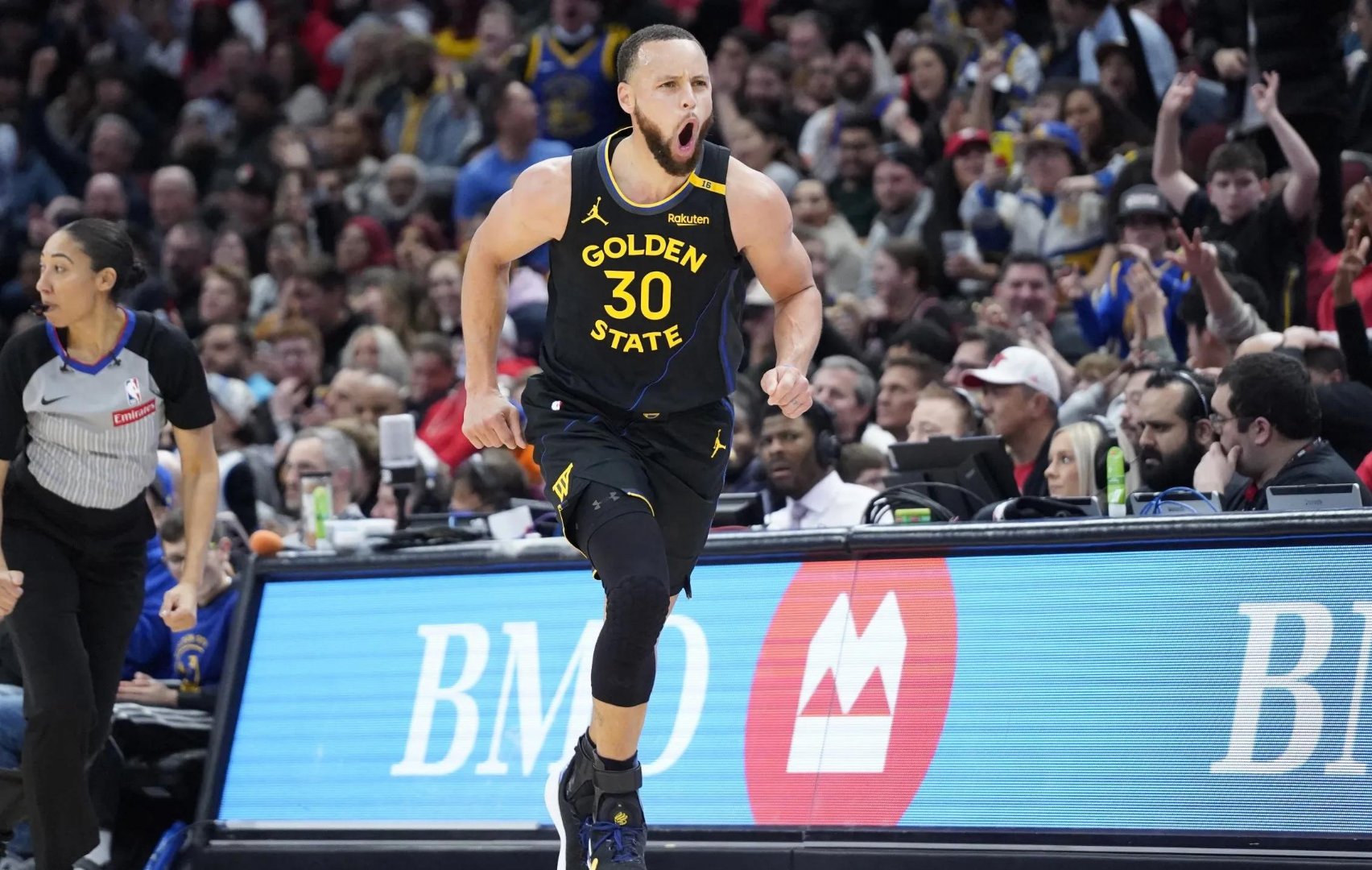 爵士险胜尼克斯,西部排名稳固的简单介绍 爵士险胜尼克斯,西部排名稳固的简单介绍