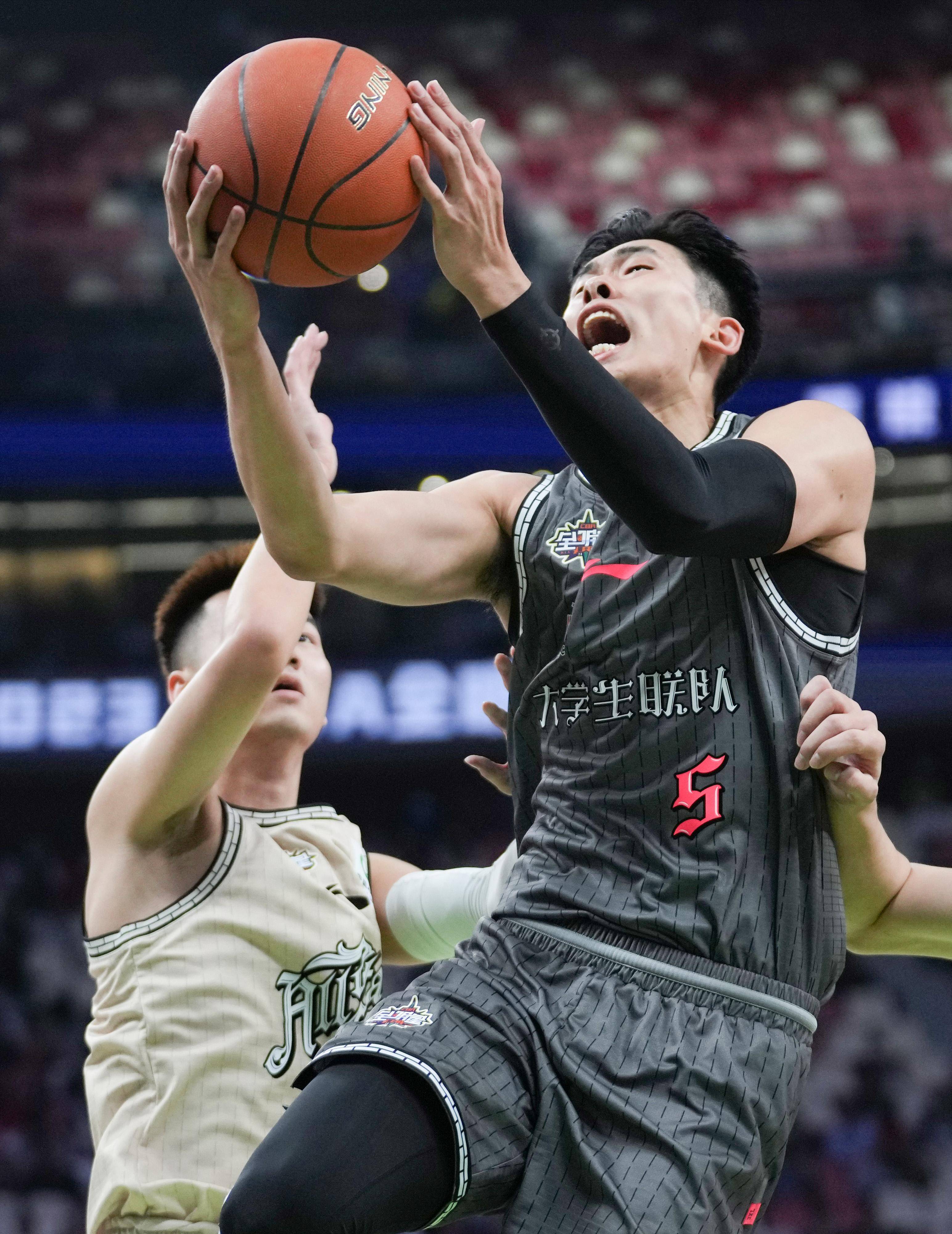 内外线球员对抗擦出梦幻火花