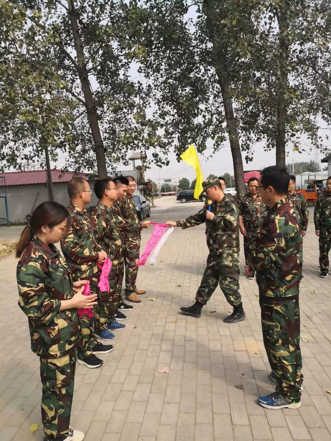 经费人队士气高昂，迎接挑战的简单介绍